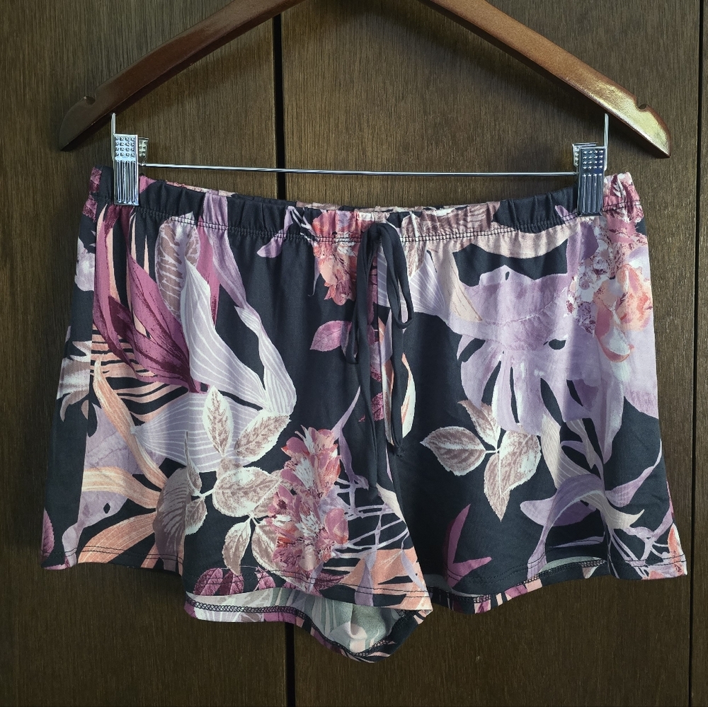 Floral Print Shorts in Pink and Black